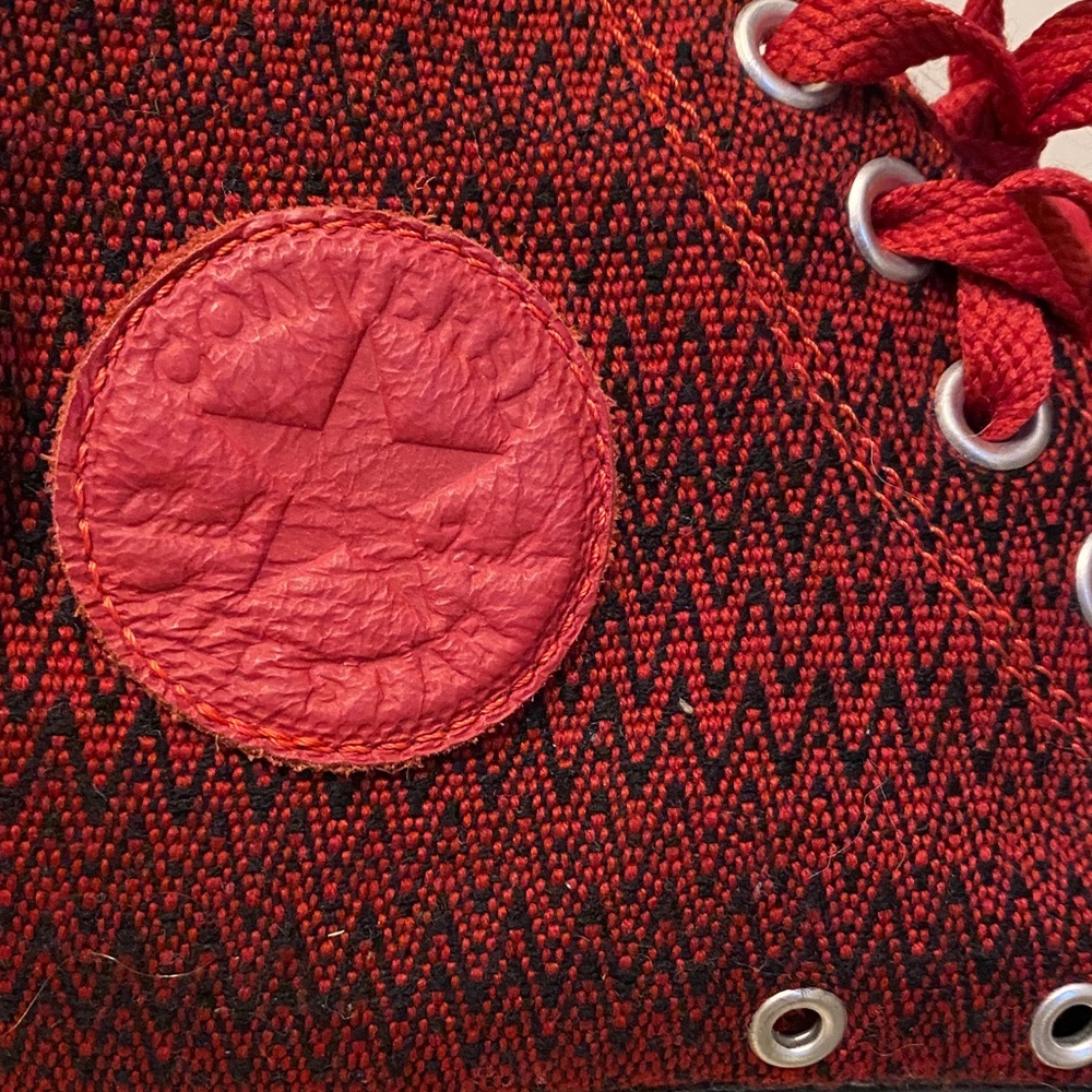 Converse - Picture 2 of 3